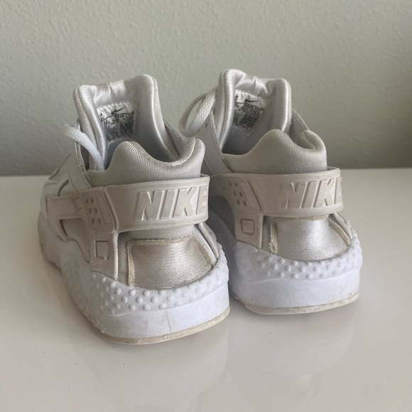Kids White Nike huarache 2Y - Picture 2 of 7